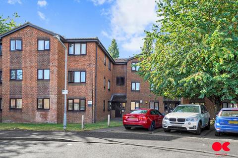 2 bedroom flat for sale, Pittman Gardens, Ilford IG1