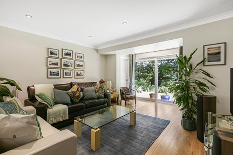 4 bedroom detached house for sale, Woodchurch Drive, Bromley, BR1