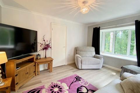 2 bedroom apartment for sale, Elmwood Drive, Brighouse