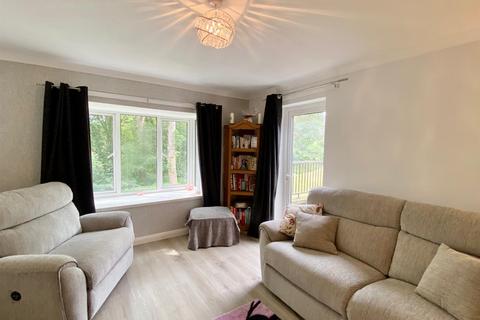 2 bedroom apartment for sale, Elmwood Drive, Brighouse
