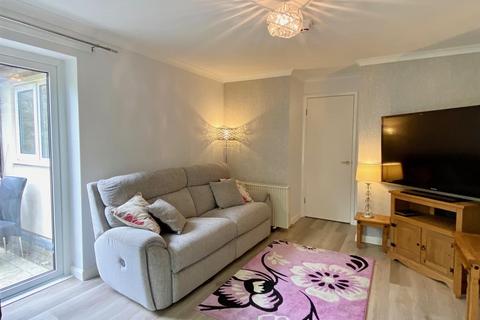 2 bedroom apartment for sale, Elmwood Drive, Brighouse