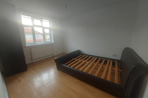 undefined, Chadwell Heath, Essex, RM6