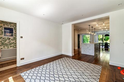 28 Kensington Park Road, London, W11 3BU
