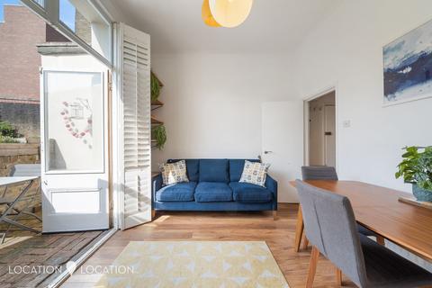 1 bedroom flat for sale, Amhurst Park, London, N16