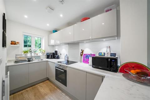 41 Hastings Avenue, Cheshunt, Waltham Cross, EN7 6DY