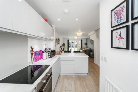 41 Hastings Avenue, Cheshunt, Waltham Cross, EN7 6DY