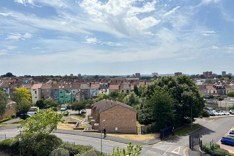 2 bedroom flat for sale, Fishponds Road, Eastville, Bristol BS5 6SD