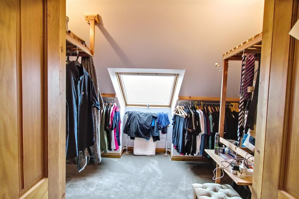 Dressing Room Bedroom 2