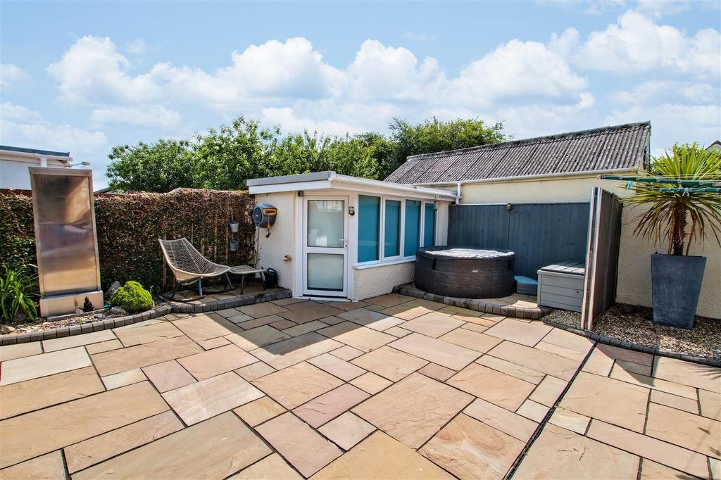 Rear Garden and Hot Tub Space