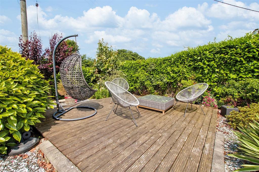 Seating area in front garden area
