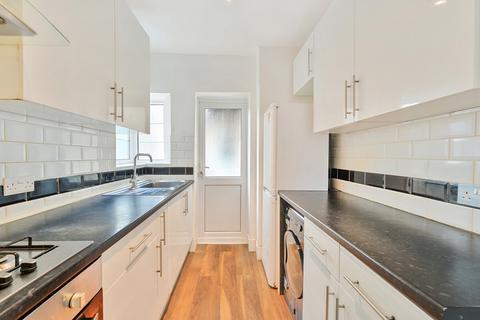 57 Warwick Gardens, Thornton Heath, CR7 7NB