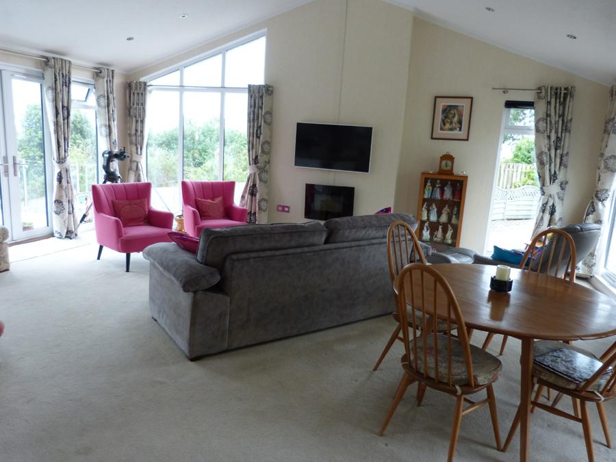 Dining-Lounge