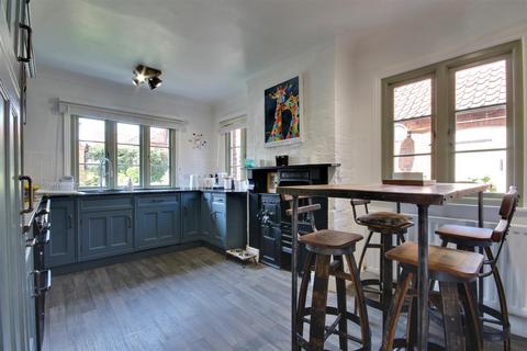 4 bedroom detached house for sale, Main Street, Etton, Beverley