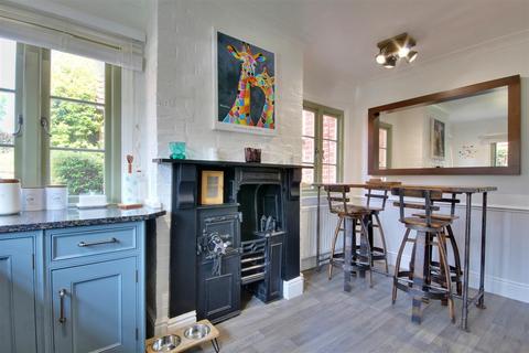 4 bedroom detached house for sale, Main Street, Etton, Beverley