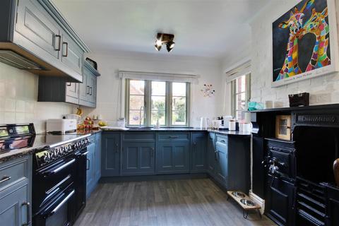4 bedroom detached house for sale, Main Street, Etton, Beverley