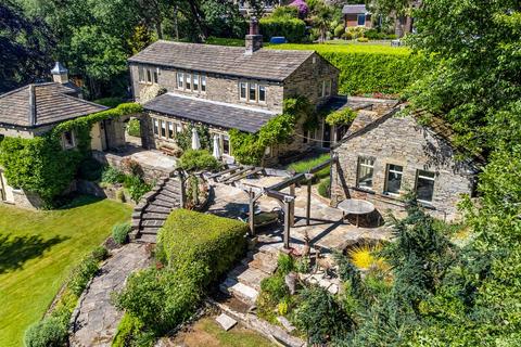 4 bedroom detached house for sale, Throstle Nest, Norwood Green Hill, Halifax, HX3 8QX
