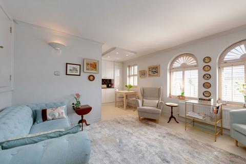undefined, St. Johns Wood Road, London NW8