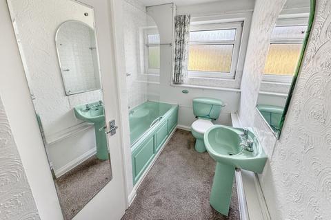 undefined, Woodville Court, Roundhay