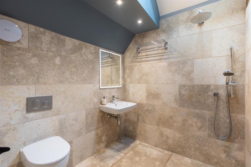 Pennock House Wet Room.jpg