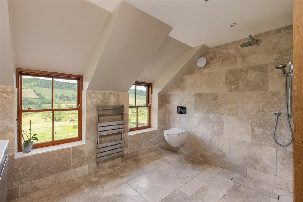 Pennock House Bedroom 1-5.jpg