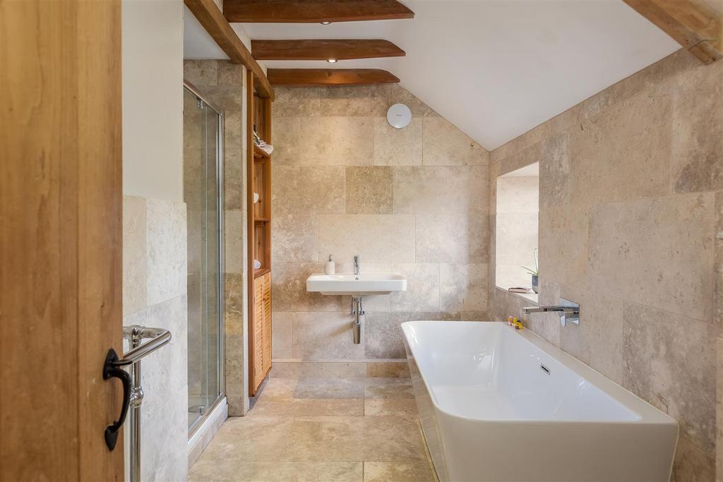 Pennock House Bathroom-1.jpg