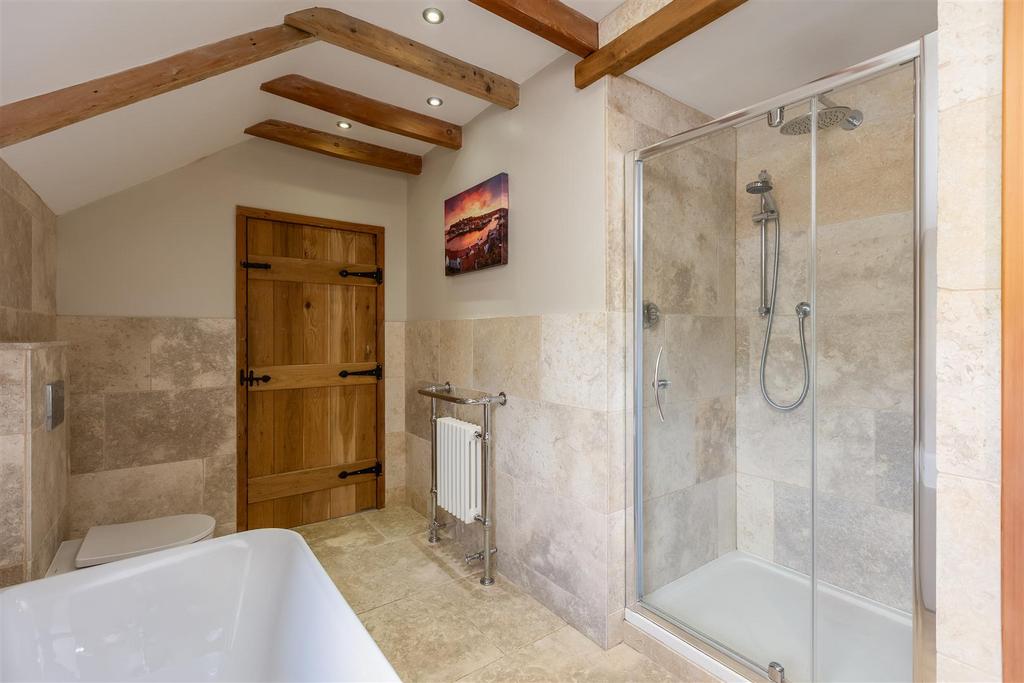 Pennock House Bathroom-2.jpg