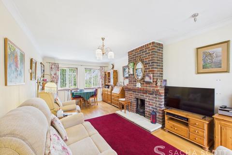 8 Parsonsfield Close, Banstead, SM7 1JT