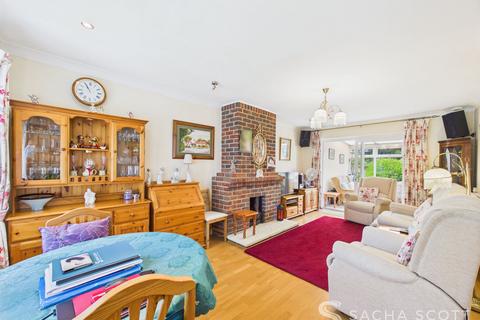 8 Parsonsfield Close, Banstead, SM7 1JT