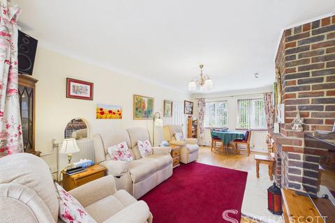 8 Parsonsfield Close, Banstead, SM7 1JT