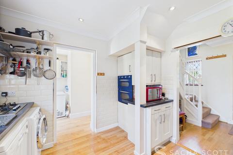 8 Parsonsfield Close, Banstead, SM7 1JT