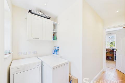 8 Parsonsfield Close, Banstead, SM7 1JT