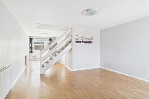 3 bedroom terraced house to rent, Chichester Way, Feltham, TW14