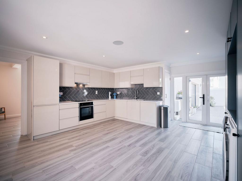 Integral Ground Floor Apartment