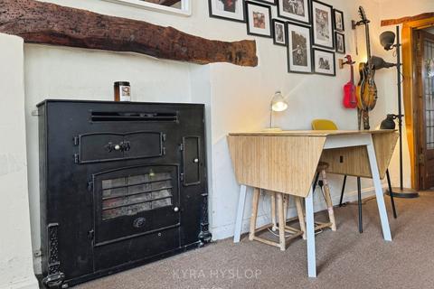 4 The College, Ide, Exeter, EX2 9RH