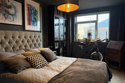 1 bedroom flat for sale, Esin Court, Broad Lane