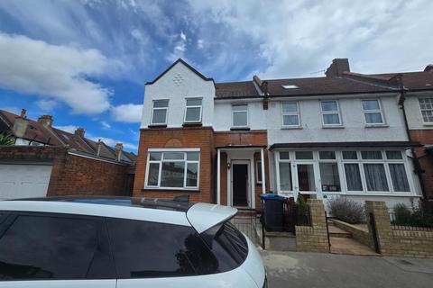 4 bedroom end of terrace house to rent, Baring Road, Croydon