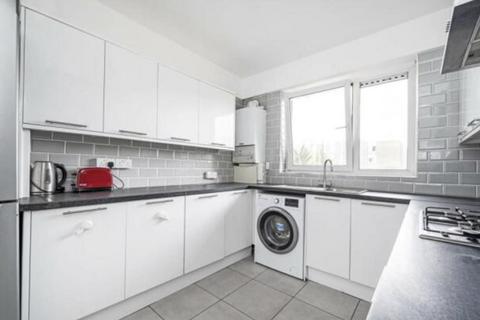 4 bedroom flat to rent, Gernon Road, London E3