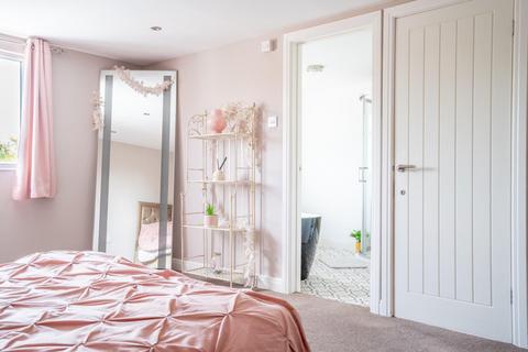 3 bedroom bungalow for sale, Malvern Avenue, York