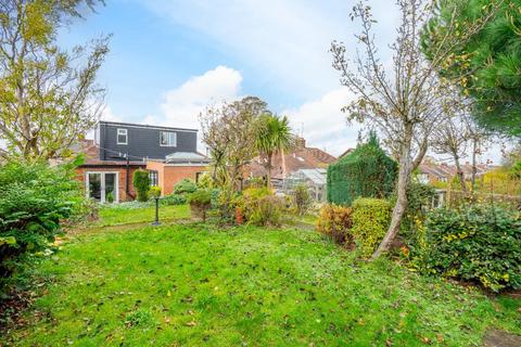 3 bedroom bungalow for sale, Malvern Avenue, York