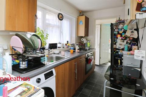 2 bedroom terraced house for sale, Dockin Hill Road, Doncaster