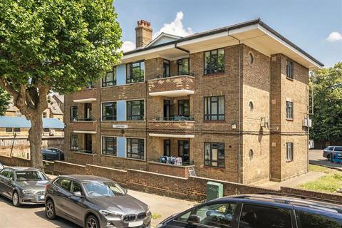 4 bedroom flat to rent, Erlanger Road, London SE14