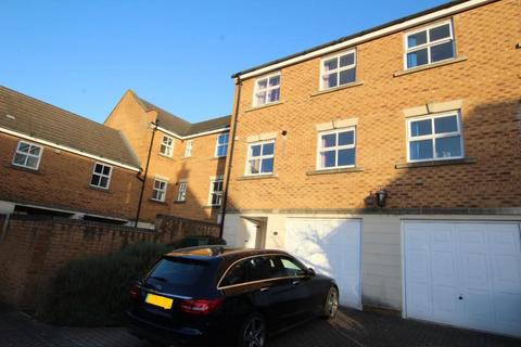 6 bedroom terraced house to rent, Lancelot Road, Bristol BS16