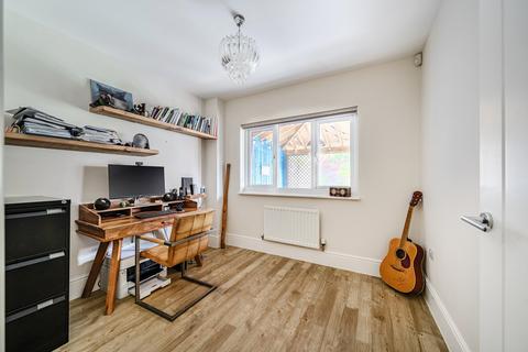 1 Corsley Close, Coate, Swindon, SN3 6DF
