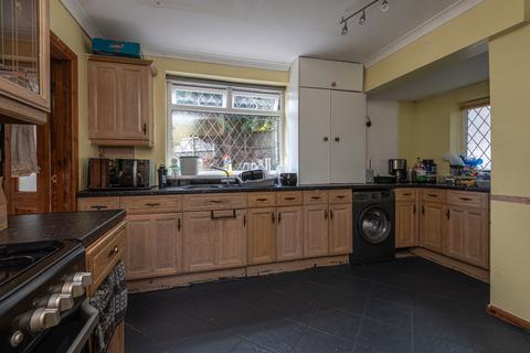 2 bedroom semi-detached house for sale, Nesfield View, Leeds LS10