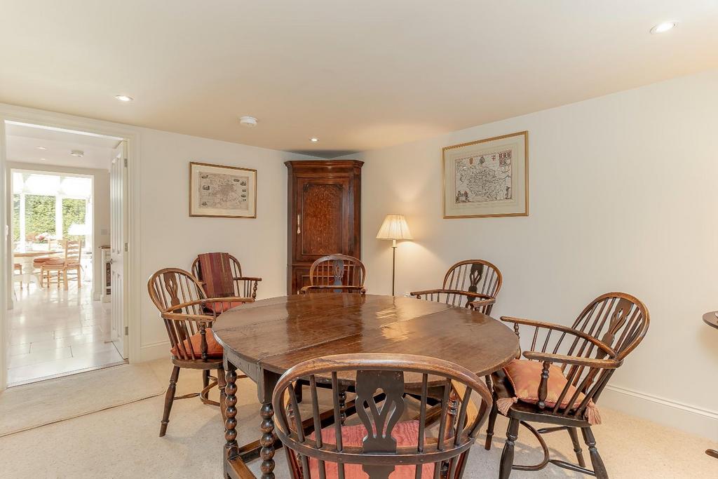 Dining Room - B.jpg