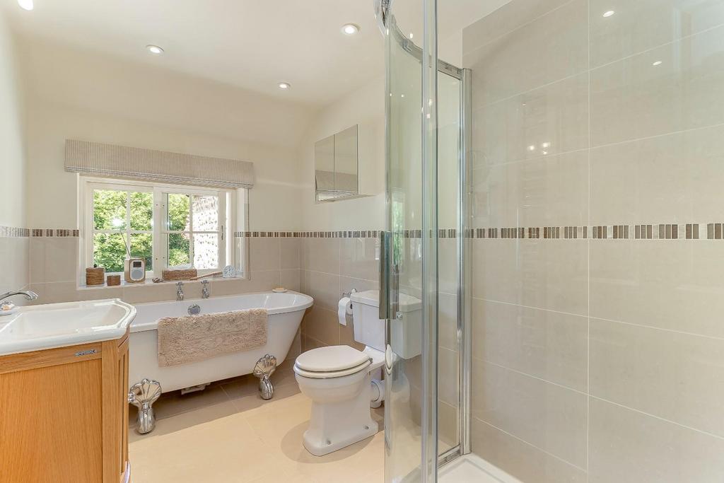 Master Bedroom Ensuite.jpg