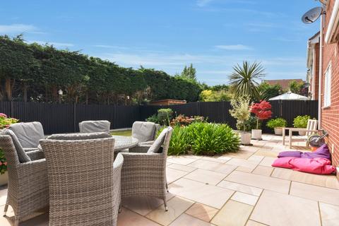 150 Churchfields, Shoeburyness, Southend-on-sea, SS3 8TW