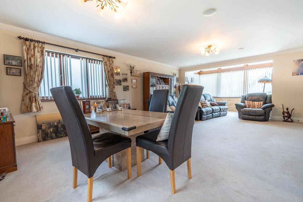 Sitting dining room
