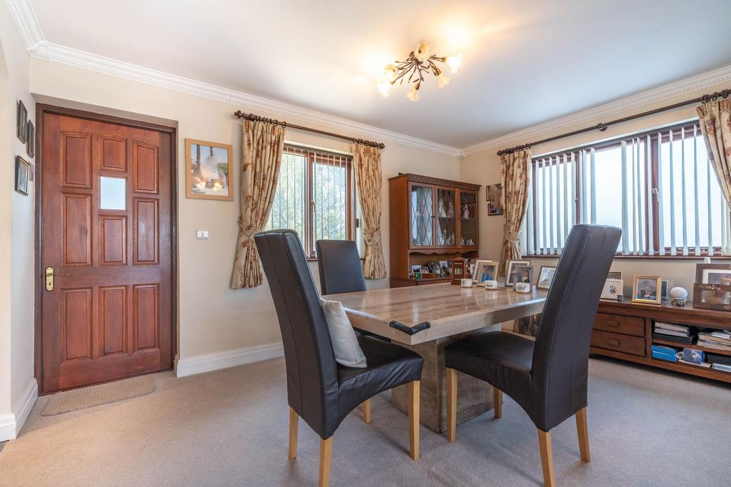 Sitting dining room