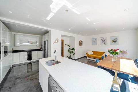 30 Whyteleafe Hill, Whyteleafe, CR3 0AB